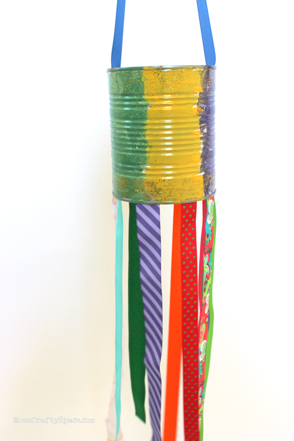 DIY Windsocks Using Cans 7 - DIY Art And Craft Ideas